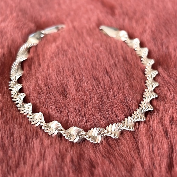 Sterling silver Italy .925 twist bracelet - Picture 2 of 5